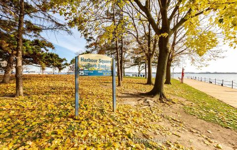 Photo 43 at 837 - 33 Harbour Square, Waterfront Communities C1, Toronto