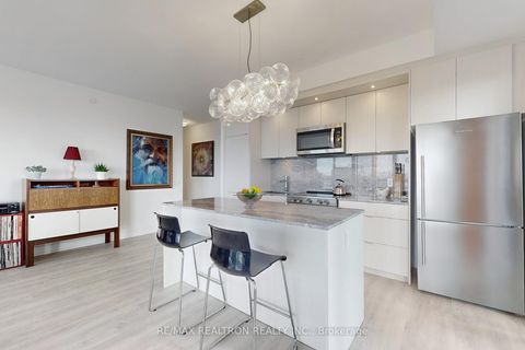 Photo 9 at 1432 - 20 Inn On The Park Drive, Don Mills, Toronto