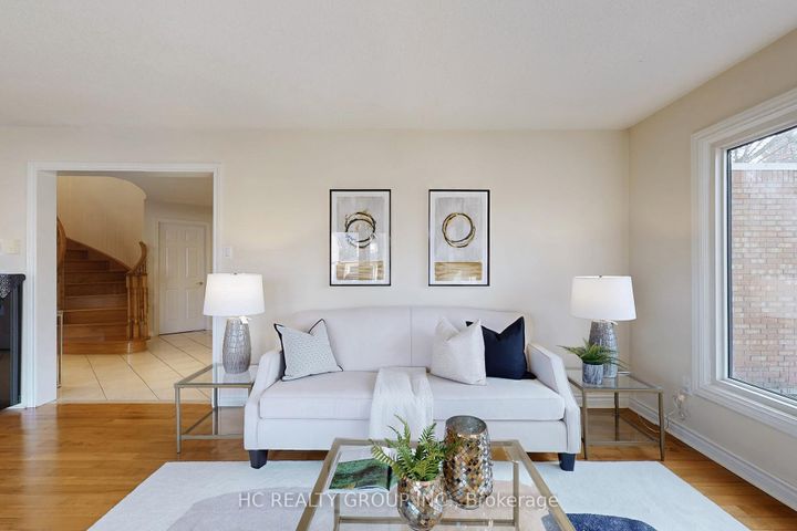 Photo 3 at 1 Atwood Court, Thornlea, Markham