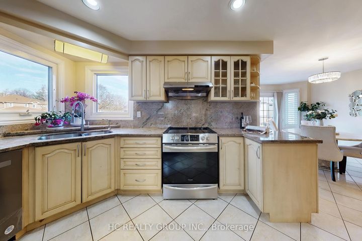 Photo 7 at 1 Atwood Court, Thornlea, Markham