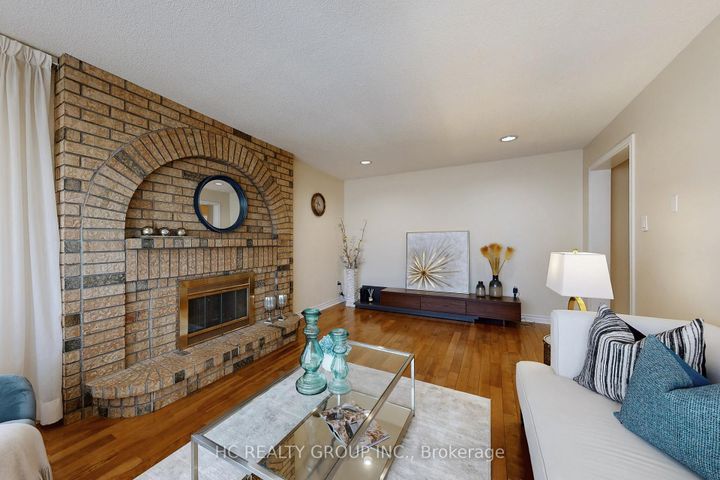 Photo 11 at 1 Atwood Court, Thornlea, Markham