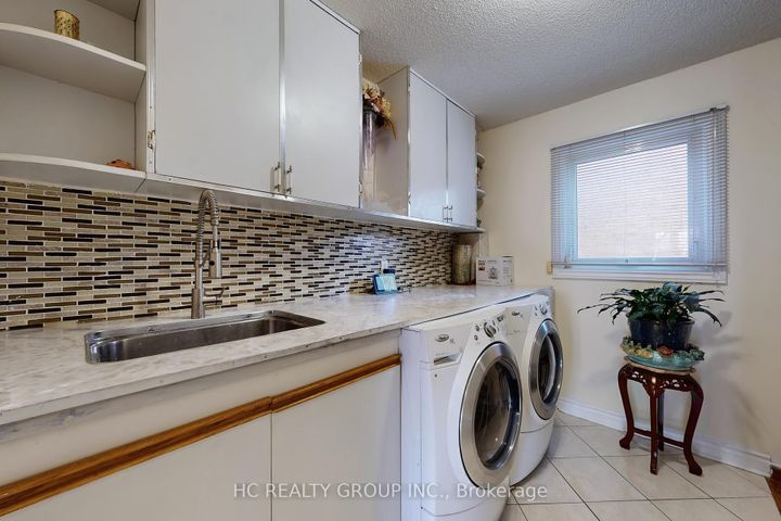 Photo 13 at 1 Atwood Court, Thornlea, Markham