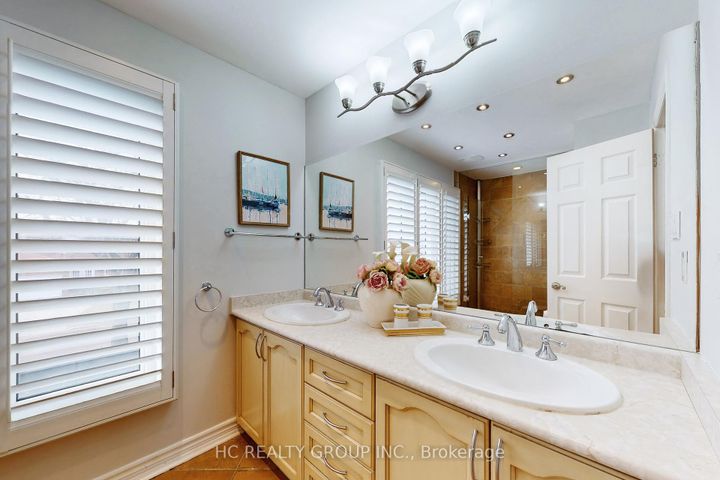 Photo 24 at 1 Atwood Court, Thornlea, Markham