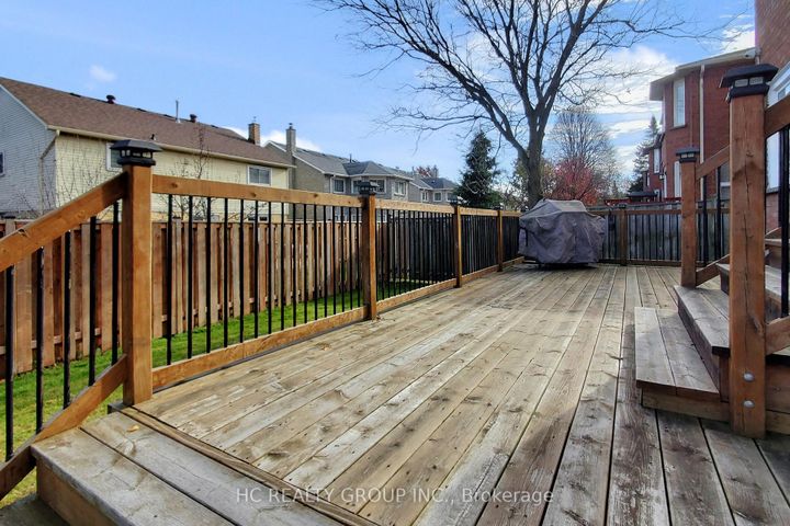 Photo 33 at 1 Atwood Court, Thornlea, Markham