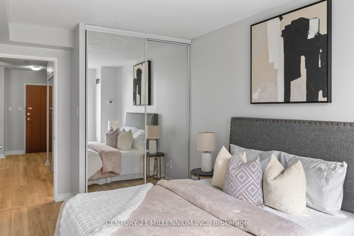 Photo 7 at 401 - 5 Lisa Street, Queen Street Corridor, Brampton