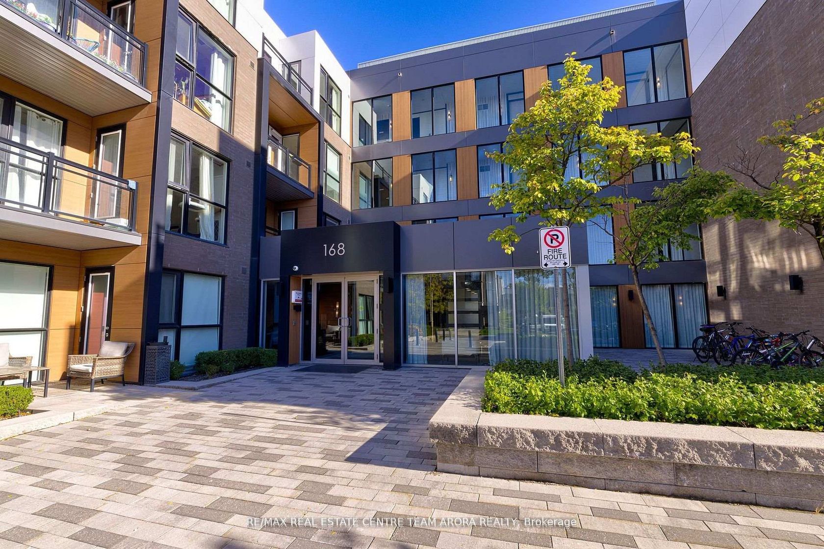 212 - 168 Sabina Drive, GO Glenorchy, Oakville 