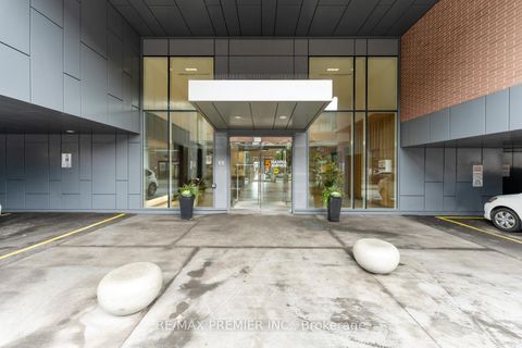 Photo 2 at 301 - 5 Hanna Avenue, Niagara, Toronto