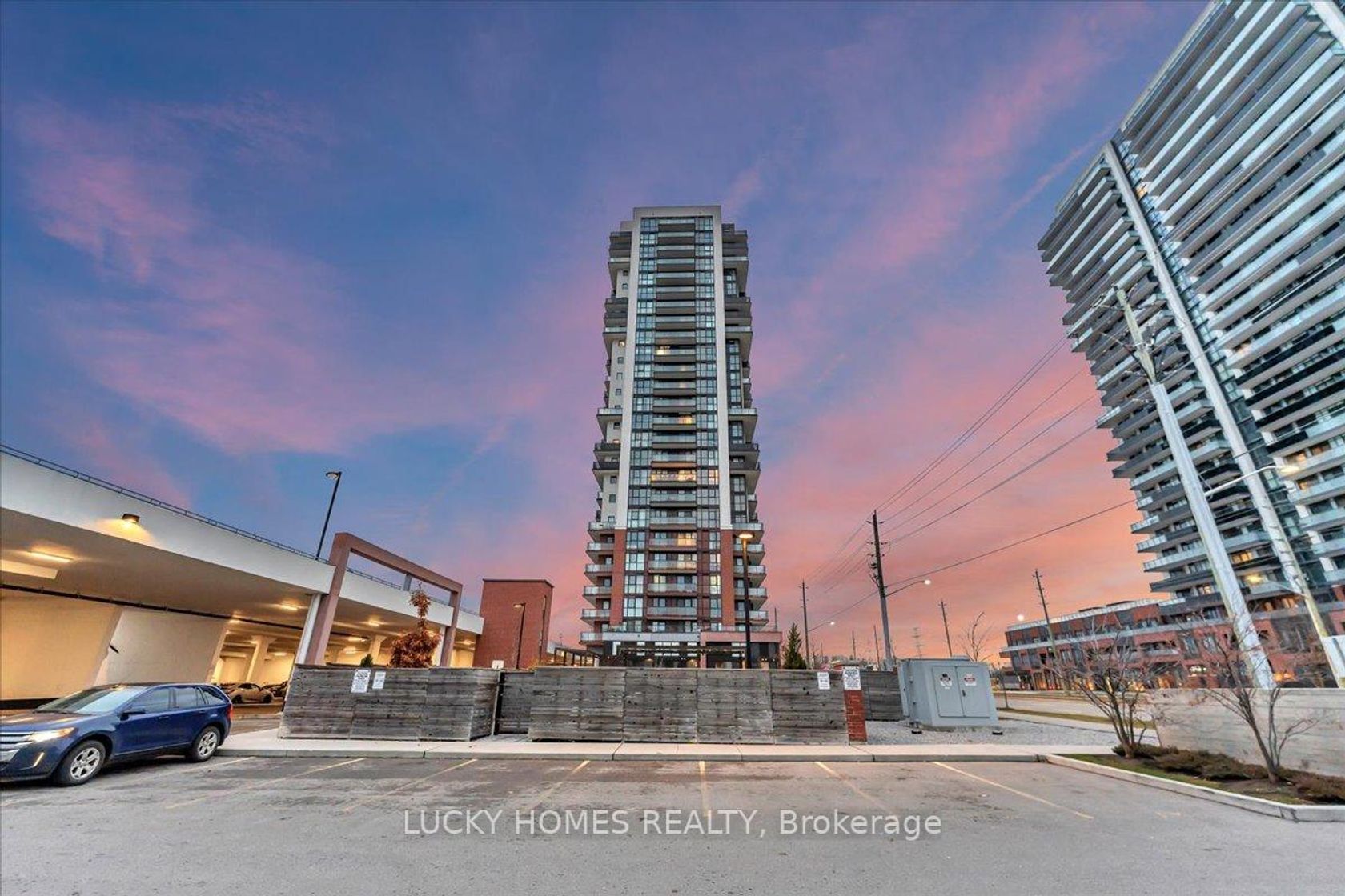 317 - 2550 Simcoe Street, Windfields, Oshawa 