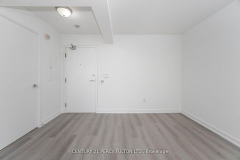 Photo 3 at 1518 - 19 Singer Court, Bayview Village, Toronto