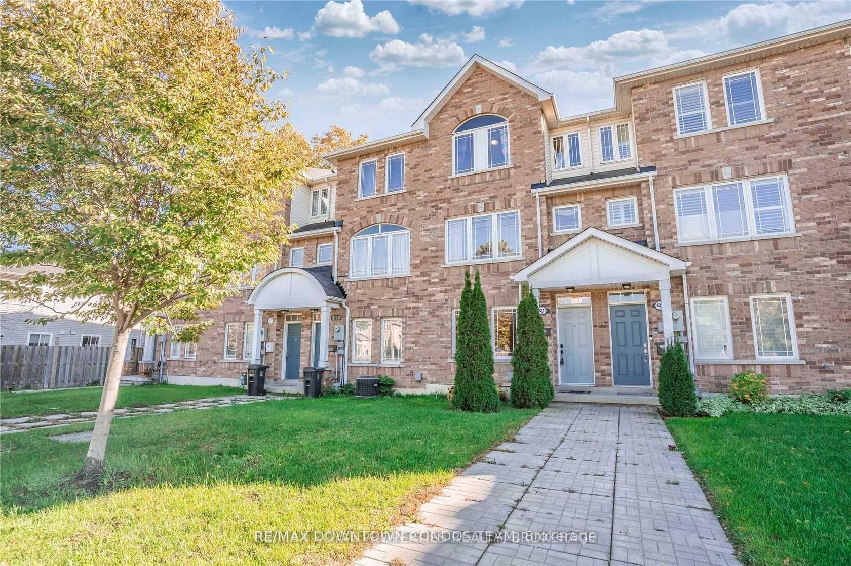 4271A Lawrence Avenue E, West Hill, Toronto 