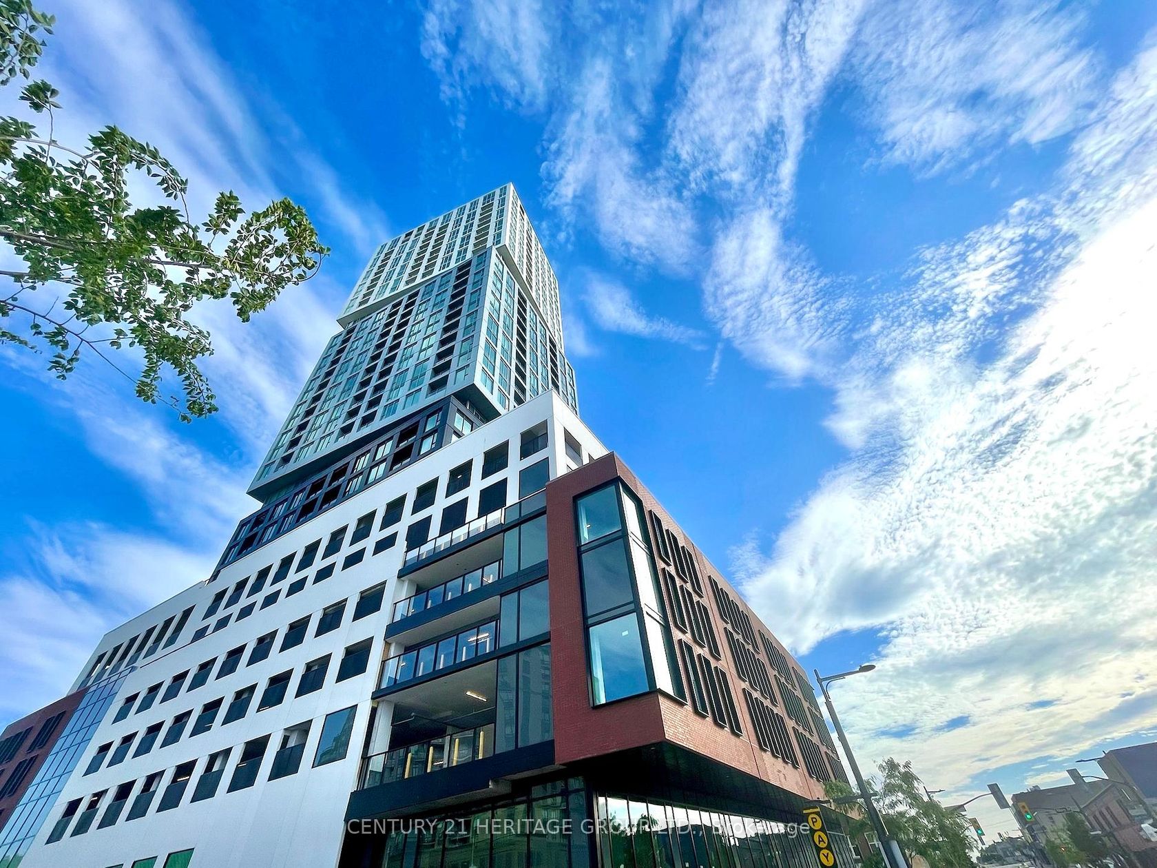 1403 - 39 Mary Street, City Centre, Barrie photo number 2