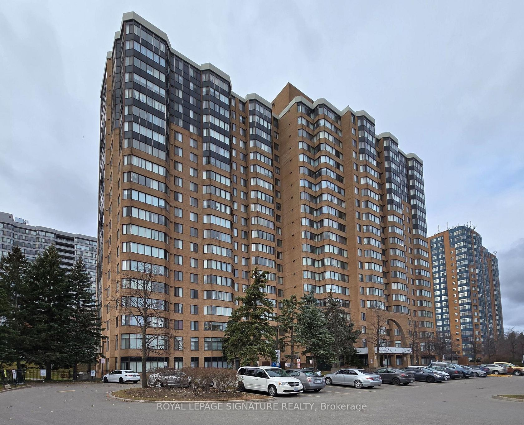 507 - 80 Alton Towers Circle, Milliken, Toronto 