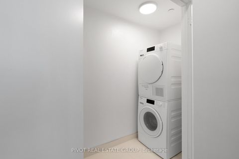 Photo 11 at 4204 - 15 Mercer Street, Waterfront Communities C1, Toronto