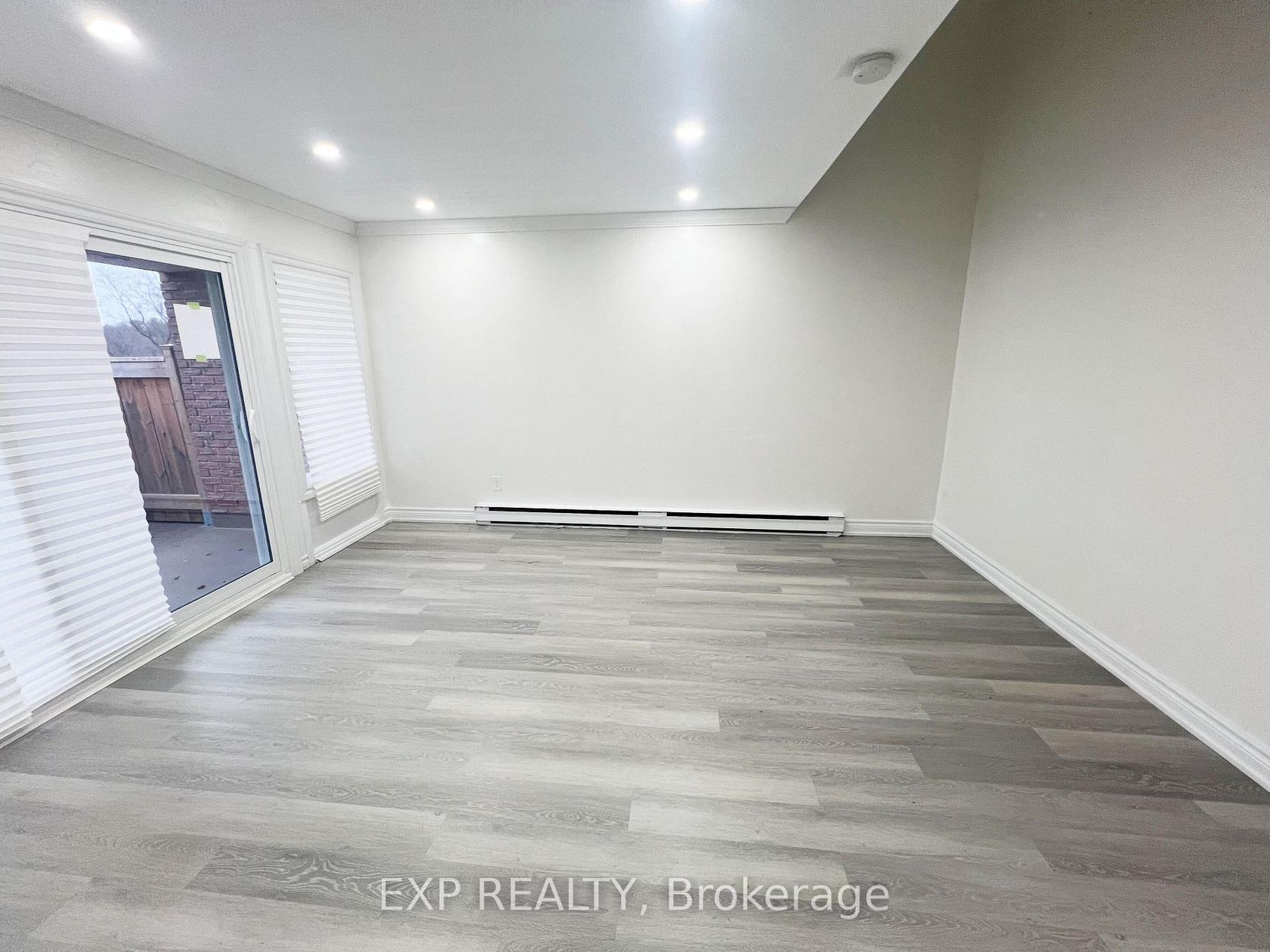 120 - 248 Milestone Crescent, Aurora Village, Aurora 