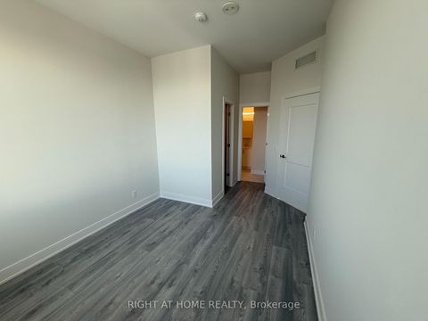 Photo 11 at PH03 - 15 Ellerslie Avenue, Willowdale West, Toronto