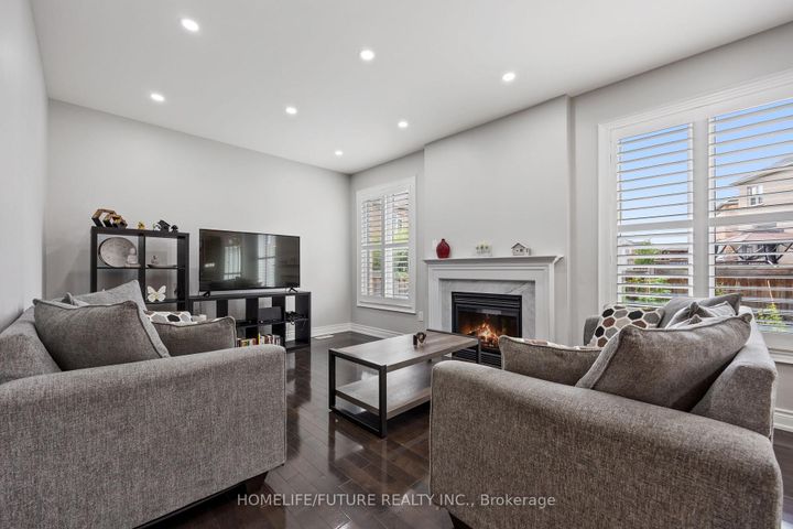 Photo 7 at 83 George Robinson Drive, Credit Valley, Brampton