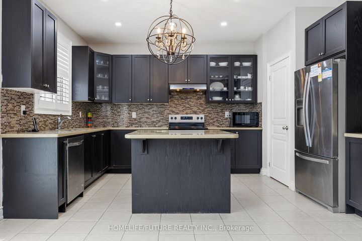 Photo 11 at 83 George Robinson Drive, Credit Valley, Brampton