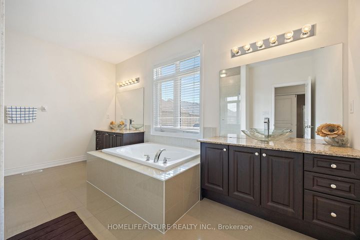 Photo 14 at 83 George Robinson Drive, Credit Valley, Brampton