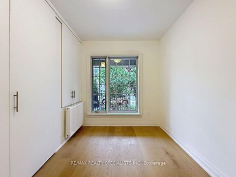 Photo 11 at 252 Earlscourt Avenue, Fairbank, Toronto