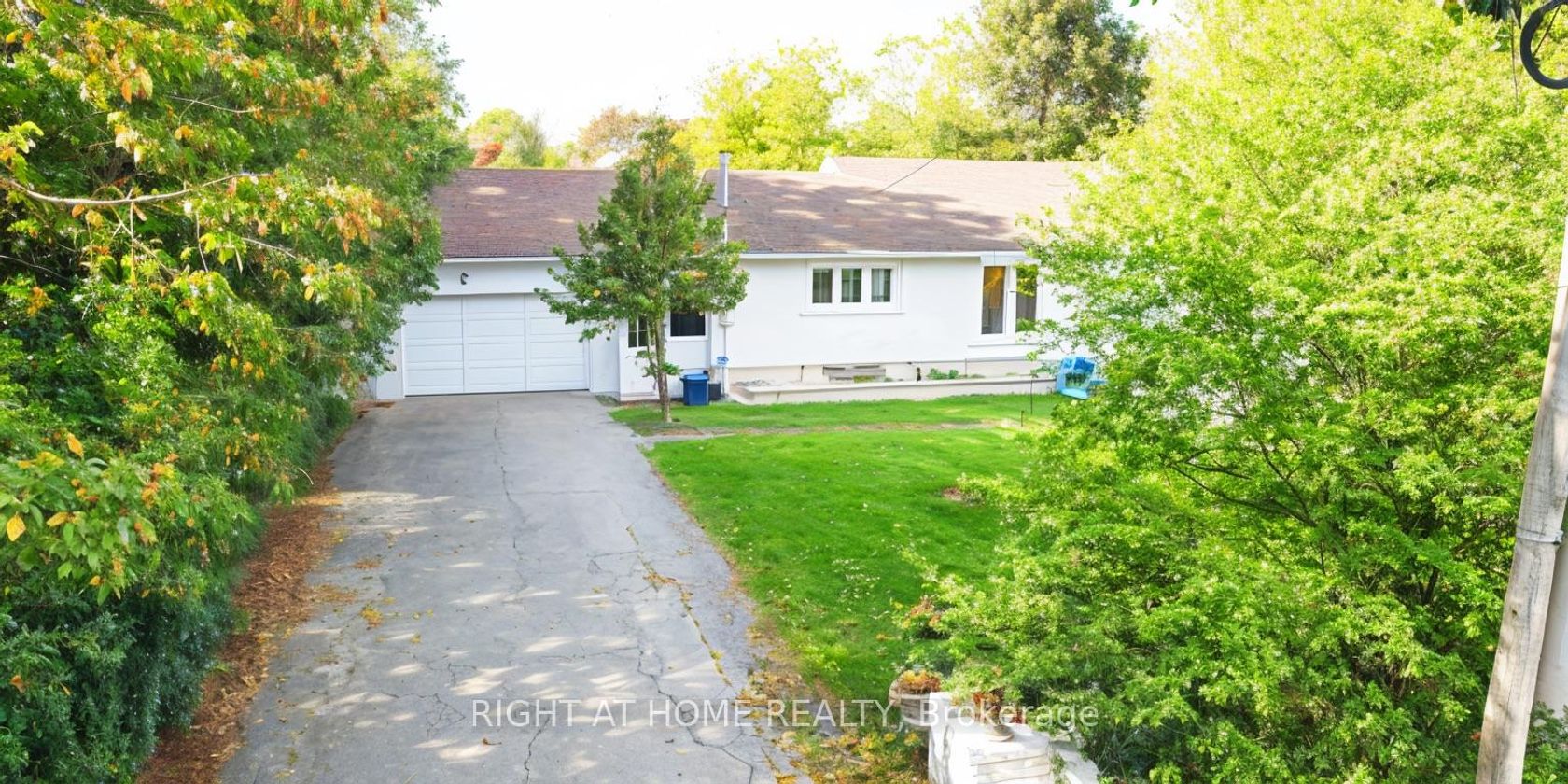 6 Manorcrest Drive, Newtonbrook East, Toronto 