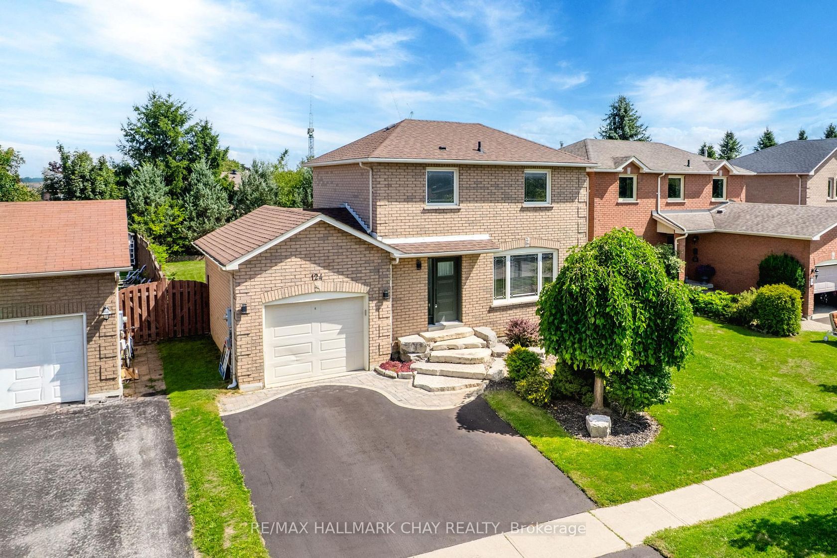 124 Brown Street, Holly, Barrie photo number 2