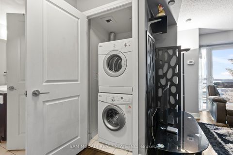 Photo 14 at 630 - 2 Eva Road, Etobicoke West Mall, Toronto