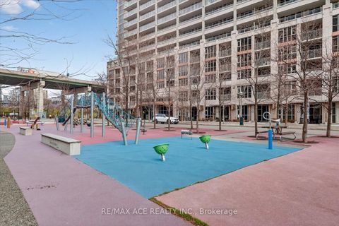 Photo 3 at 706 - 35 Bastion Street, Niagara, Toronto