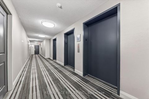 Photo 6 at 706 - 35 Bastion Street, Niagara, Toronto