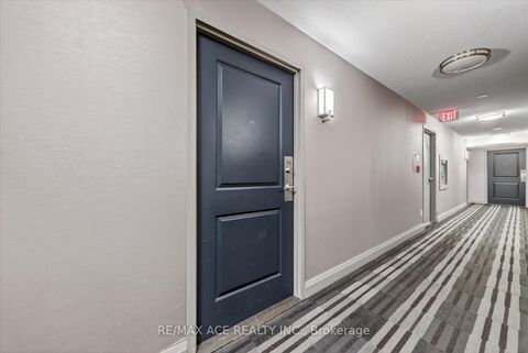 Photo 7 at 706 - 35 Bastion Street, Niagara, Toronto