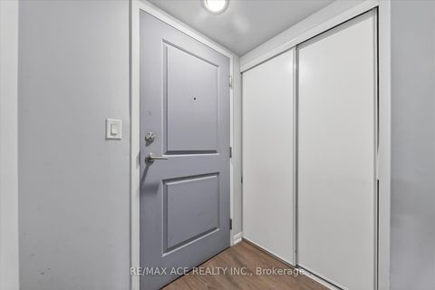 Photo 8 at 706 - 35 Bastion Street, Niagara, Toronto