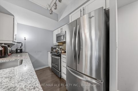 Photo 9 at 706 - 35 Bastion Street, Niagara, Toronto