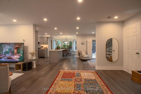 Photo 10 at 27 Charing Crescent, Aurora Highlands, Aurora