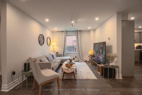 Photo 12 at 27 Charing Crescent, Aurora Highlands, Aurora