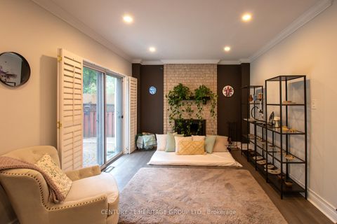 Photo 14 at 27 Charing Crescent, Aurora Highlands, Aurora