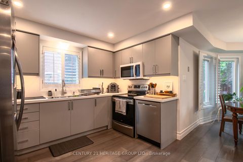 Photo 16 at 27 Charing Crescent, Aurora Highlands, Aurora