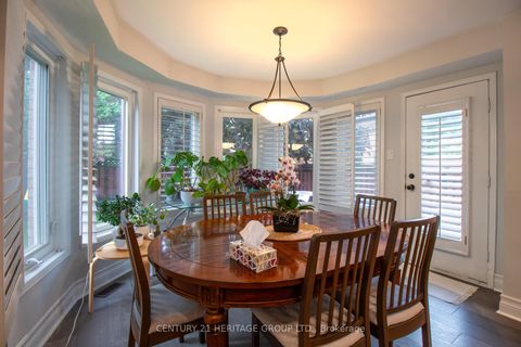 Photo 17 at 27 Charing Crescent, Aurora Highlands, Aurora