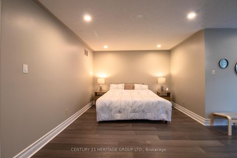 Photo 22 at 27 Charing Crescent, Aurora Highlands, Aurora