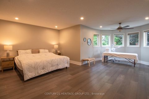 Photo 23 at 27 Charing Crescent, Aurora Highlands, Aurora