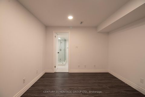 Photo 33 at 27 Charing Crescent, Aurora Highlands, Aurora