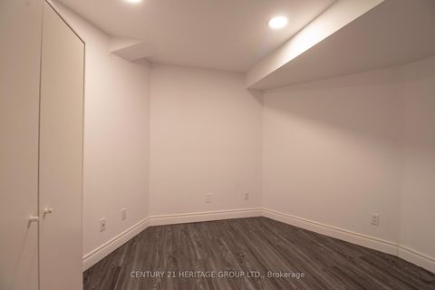 Photo 38 at 27 Charing Crescent, Aurora Highlands, Aurora