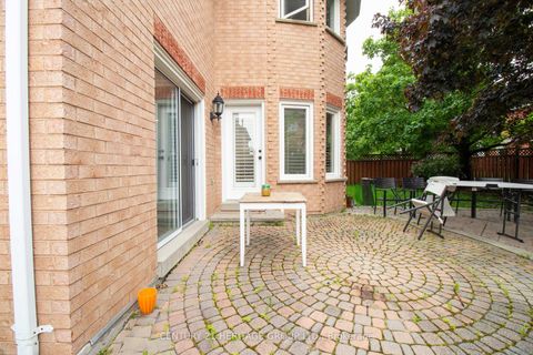 Photo 42 at 27 Charing Crescent, Aurora Highlands, Aurora