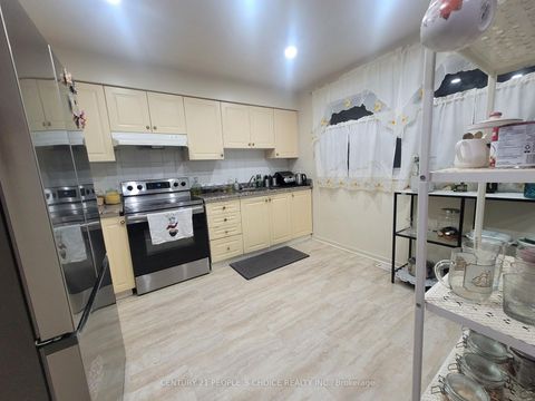 Photo 7 at 96 Trailridge Crescent, Morningside, Toronto