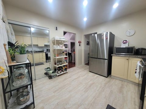 Photo 8 at 96 Trailridge Crescent, Morningside, Toronto