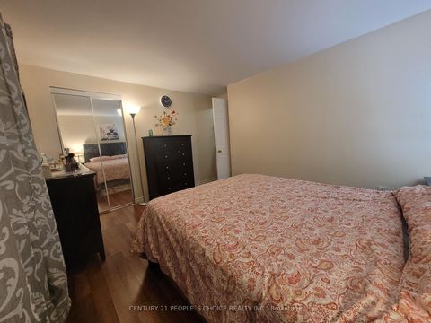 Photo 15 at 96 Trailridge Crescent, Morningside, Toronto