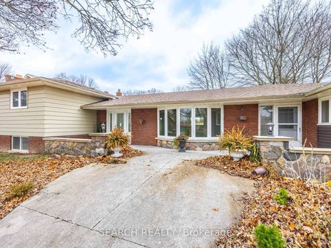 Photo 0 at 41 Hamilton Drive, Leslie Valley, Newmarket
