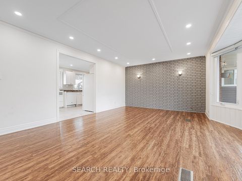 Photo 5 at 41 Hamilton Drive, Leslie Valley, Newmarket