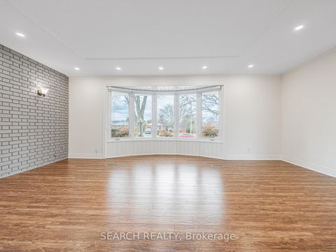 Photo 6 at 41 Hamilton Drive, Leslie Valley, Newmarket