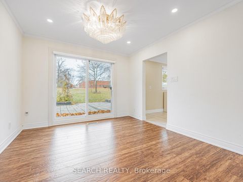 Photo 9 at 41 Hamilton Drive, Leslie Valley, Newmarket