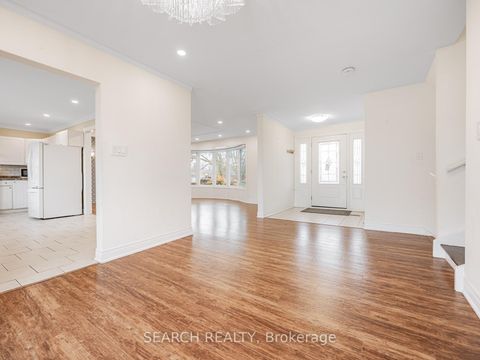 Photo 11 at 41 Hamilton Drive, Leslie Valley, Newmarket