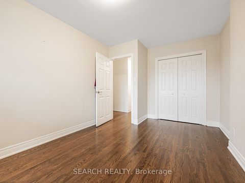 Photo 18 at 41 Hamilton Drive, Leslie Valley, Newmarket